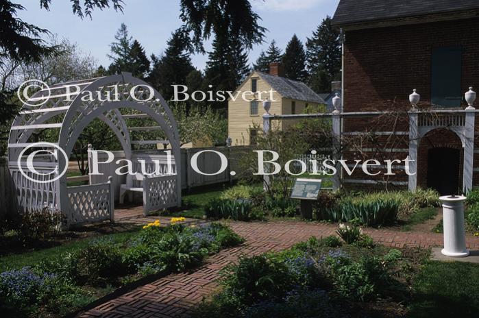 Strawberry Banke 90-20-00223