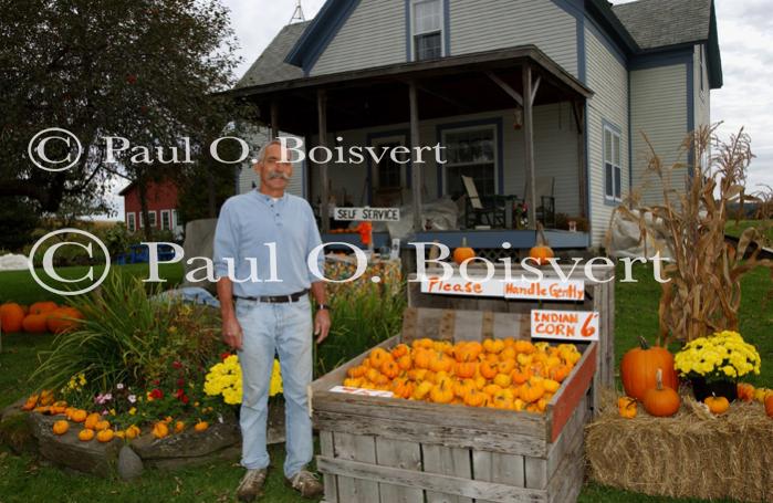 People-Fall 60-25-01224