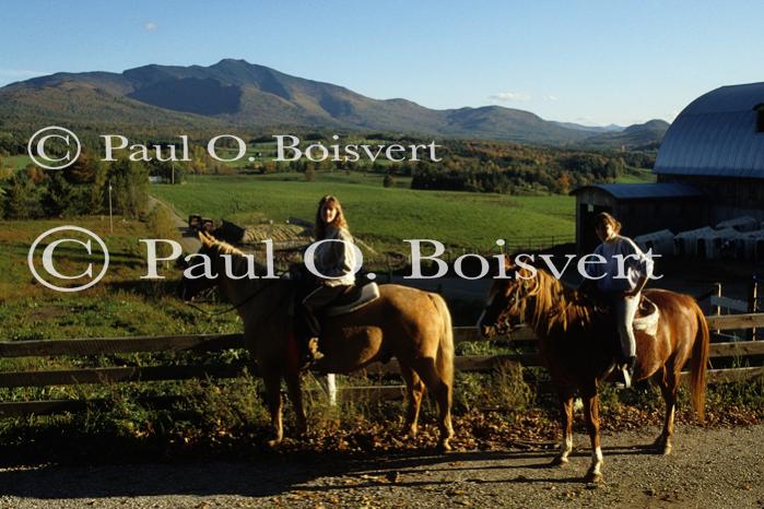 Sports-Horseback 75-30-00449