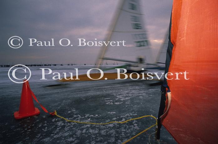 Sports-Iceboat 65-18-00353