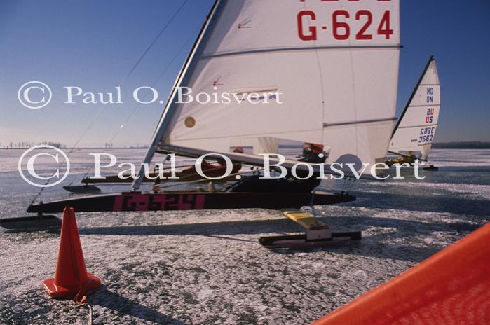 Sports-Iceboat 65-18-00393