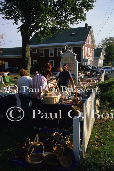 People-Fall 60-13-02751