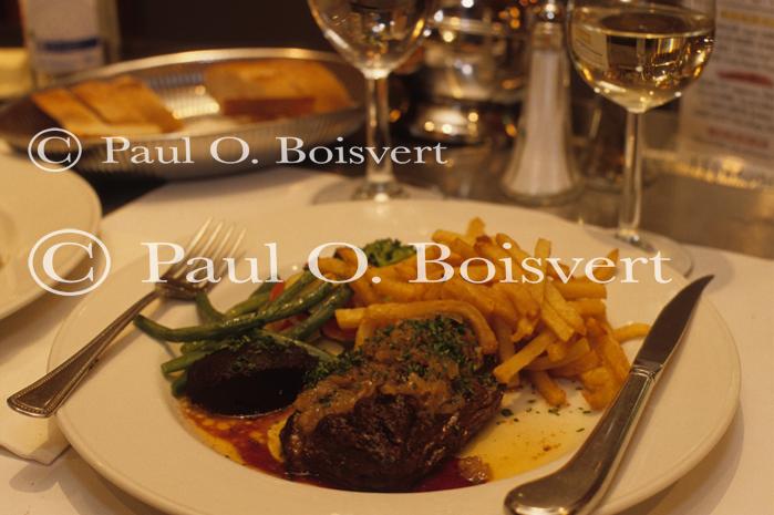 Quebec City 90-35-00490